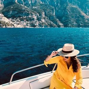 Meet your Posher, Aysha